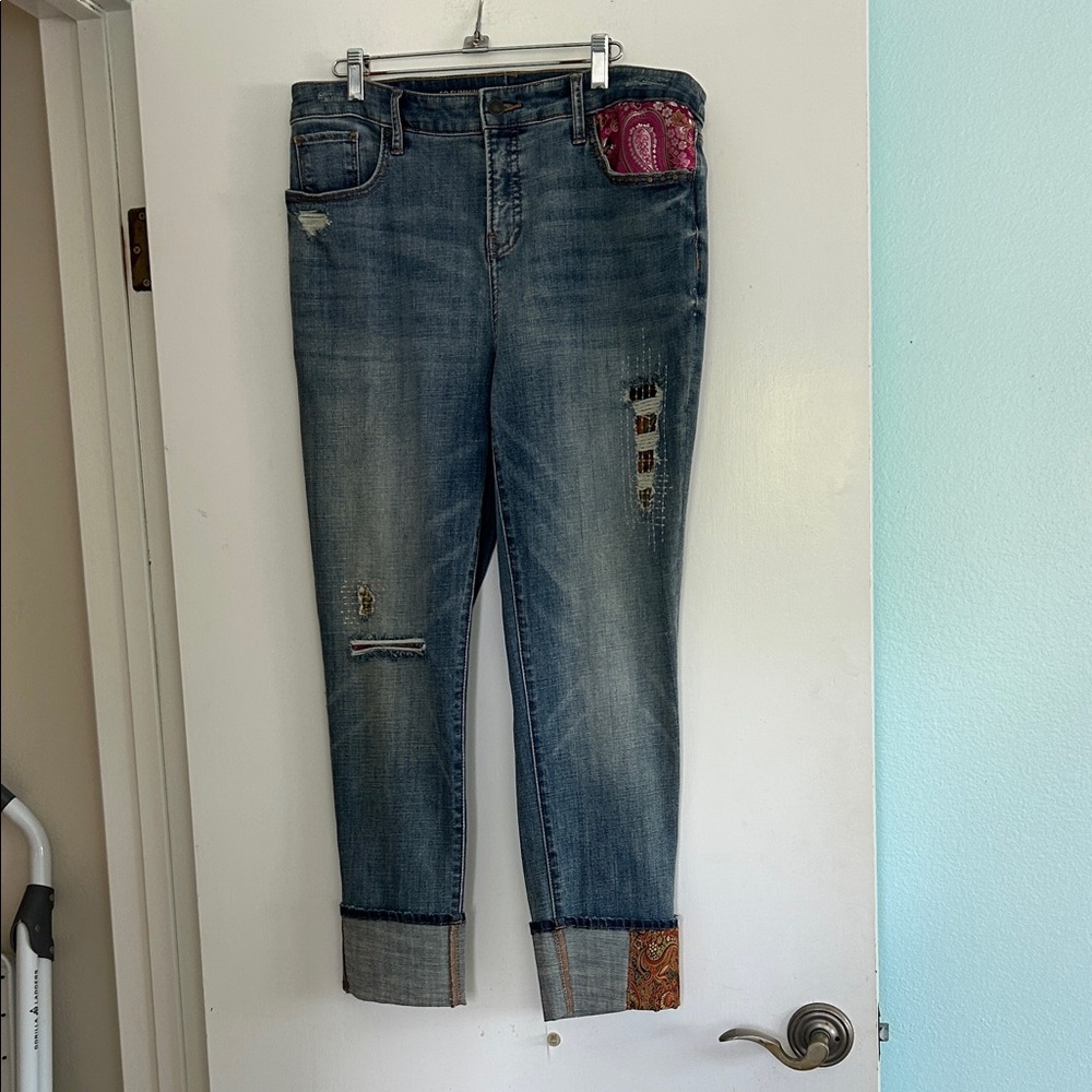 Chico's size 2 Distressed Blue Cropped Jeans with Pink Accent Size 12